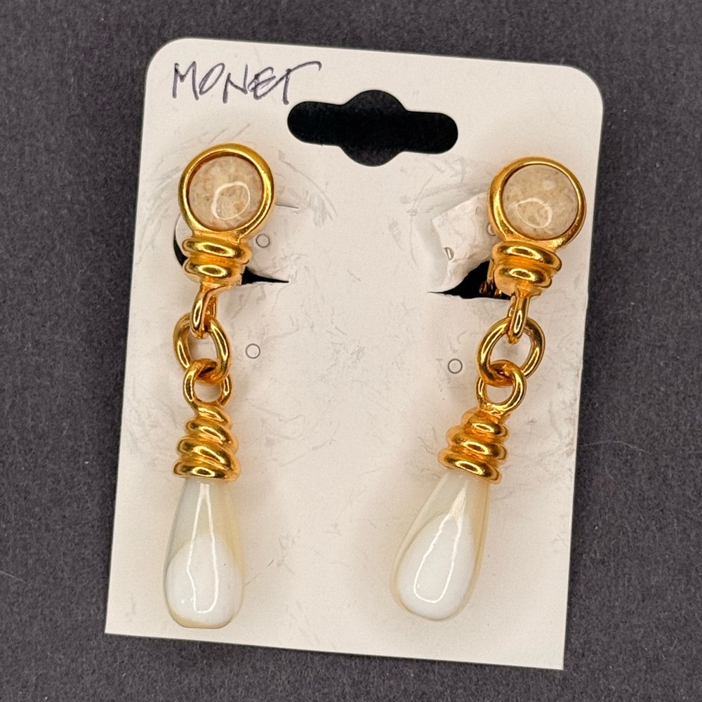 VTG Monet Gold Tone Clip-On Drop Earrings White Teardrop Dangle 80s 90s Signed - Picture 6 of 7